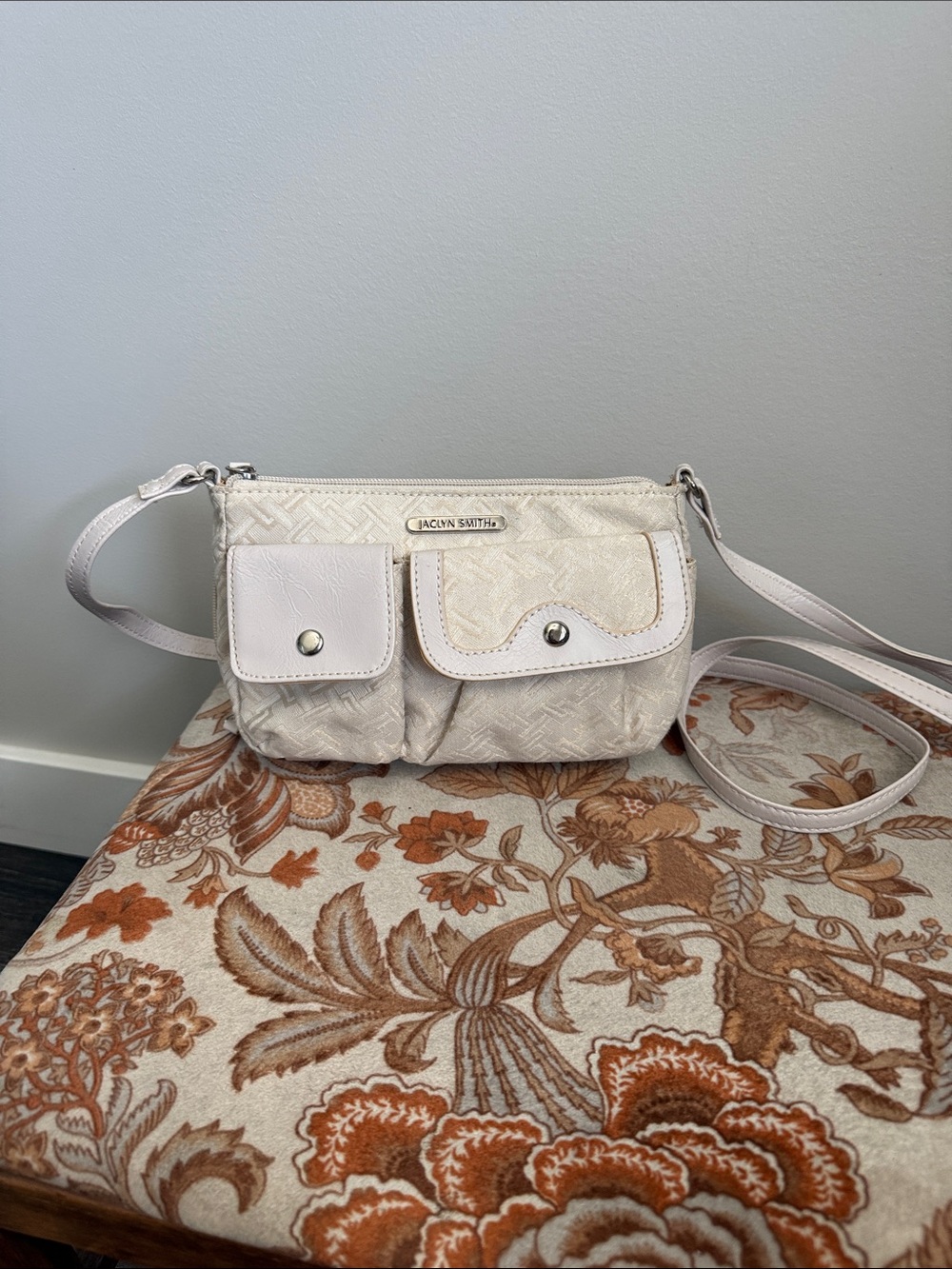 Vintage Y2K Jaclyn Smith Cream Jacquard Crossbody Bag 90’s 👛 purse.